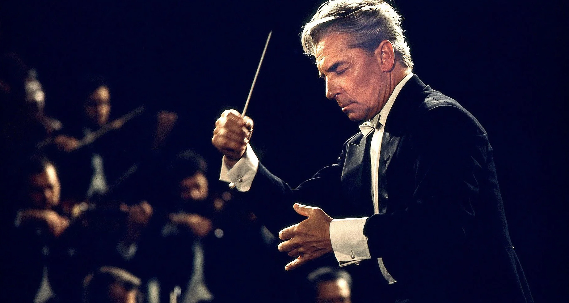 Nella doppia veste di direttore e regista, Herbert von Karajan dirige la Nona (1824) di Beethoven assieme a un cast stellare: Gundula Janowitz, Christa Ludwig, Jess Thomas, Walter Berry - Berliner Philharmoniker (1968) 